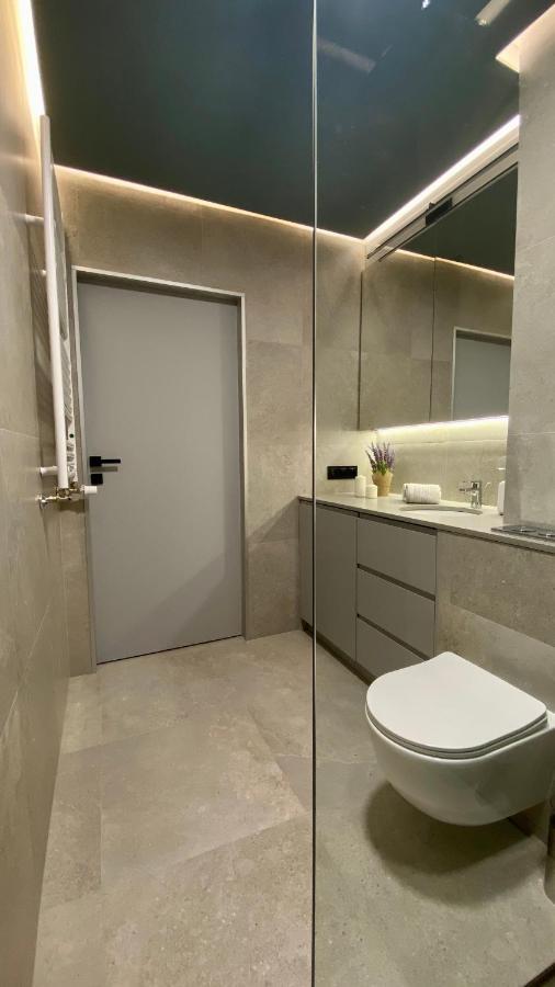 Grey House + Free Parking Breslavia